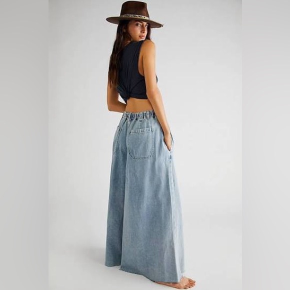 FP WE THE FREE CLOVER Wide-Leg Light Blue Denim Jeans Size S NWT - Picture 3 of 7